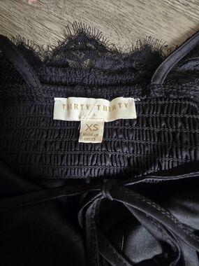 Thirty Thirty Lace Open Back Long Sleeve Top XS Like New